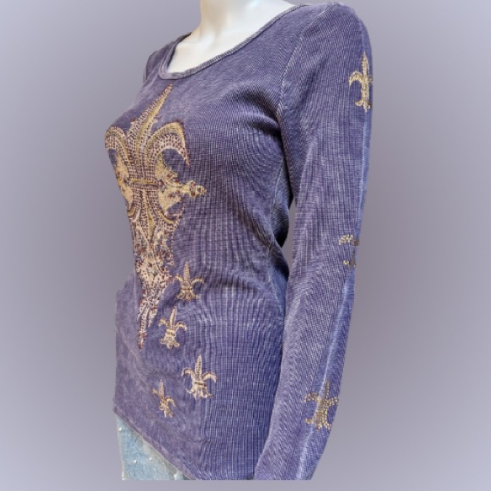 EMBELLISHED BLING FLEUR DE LIS Top
Vintage Wash Purple Waffle Knit Long Sleeve